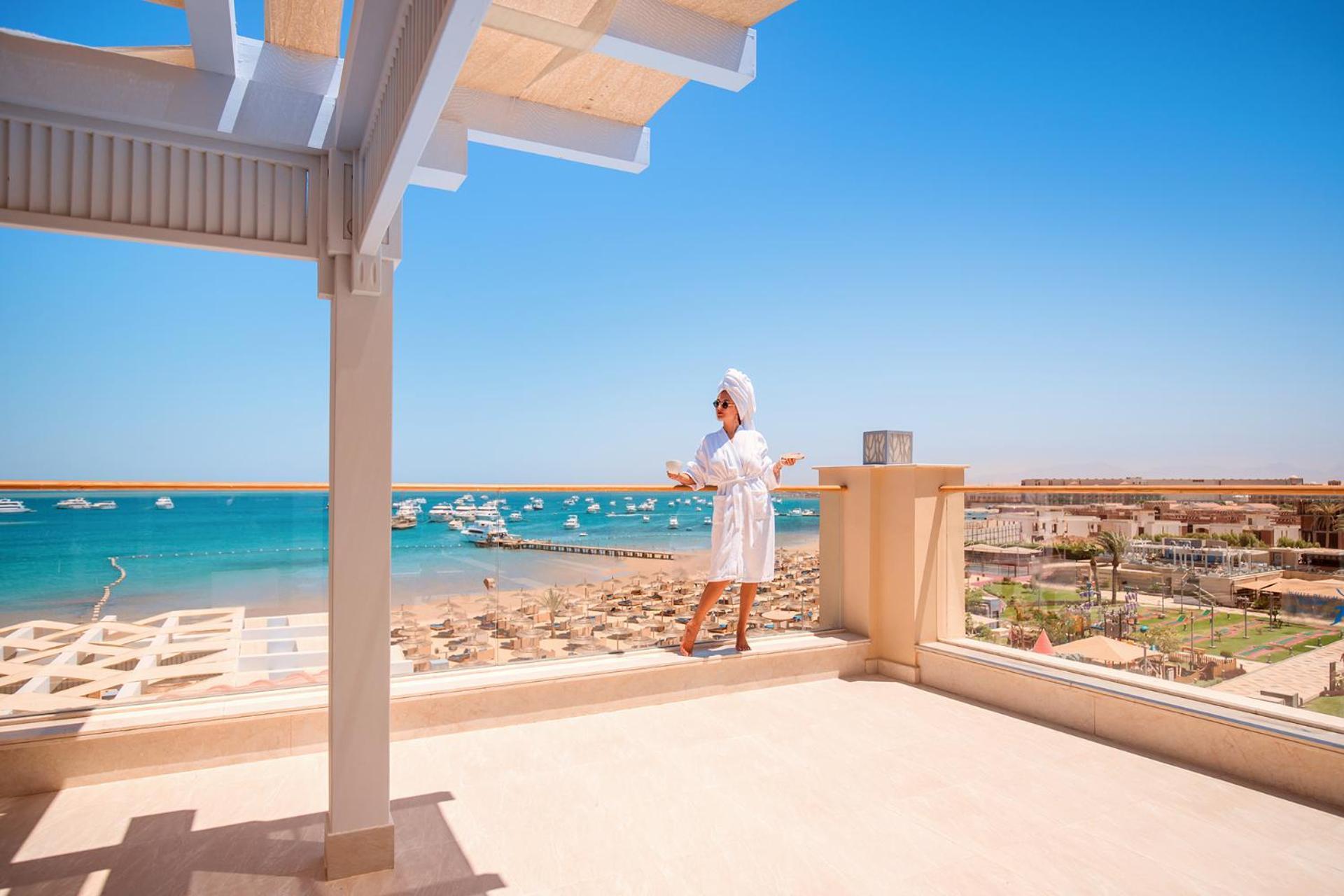 Pickalbatros White Beach Resort - Hurghada Exterior foto View of the Dead Sea from the Dead Sea Spa Magdiel