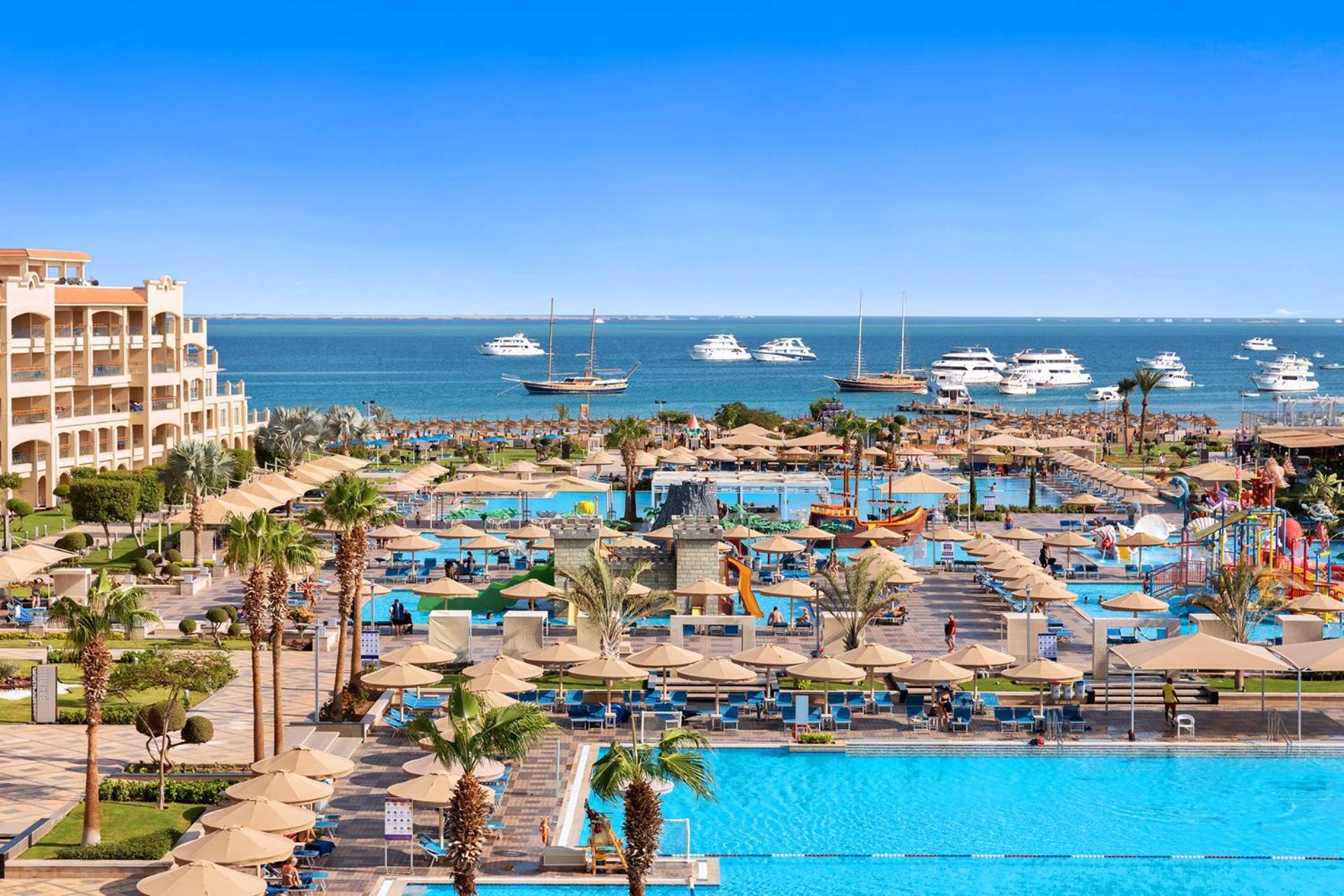 Pickalbatros White Beach Resort - Hurghada Exterior foto The resort's main pool
